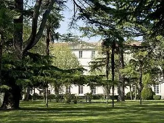 Chateau De Lignan Otel