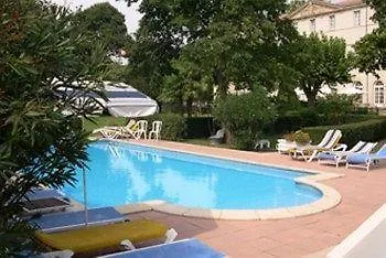 Chateau De Lignan Otel