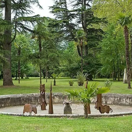 Chateau De Lignan Otel 4*