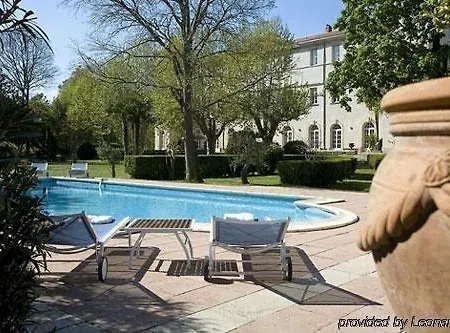 Chateau De Lignan Otel