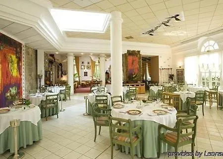 Hotel Chateau De Lignan 3*