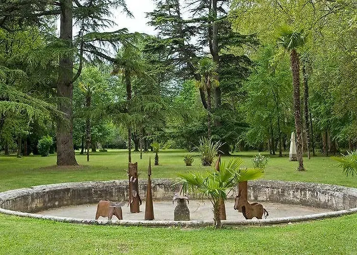 Chateau De Lignan Hotel 3*