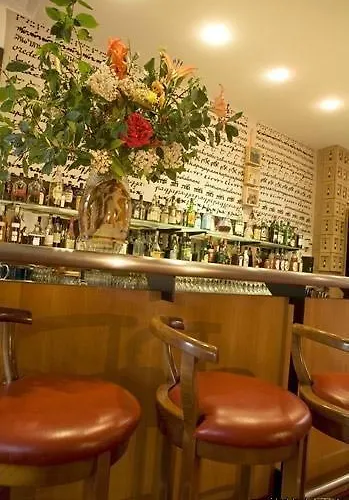 Hotel Chateau De Lignan