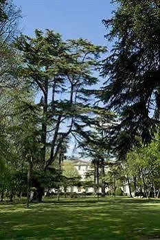 Chateau De Lignan Hotel